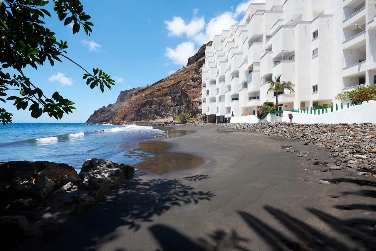 Heavenly Apartment On The Frontbeach