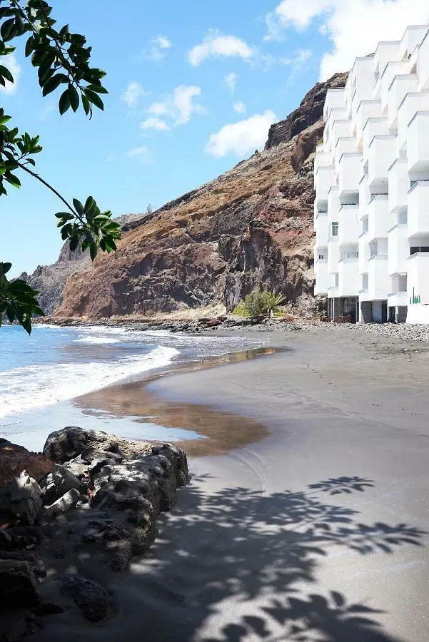 Heavenly Apartment On The Frontbeach