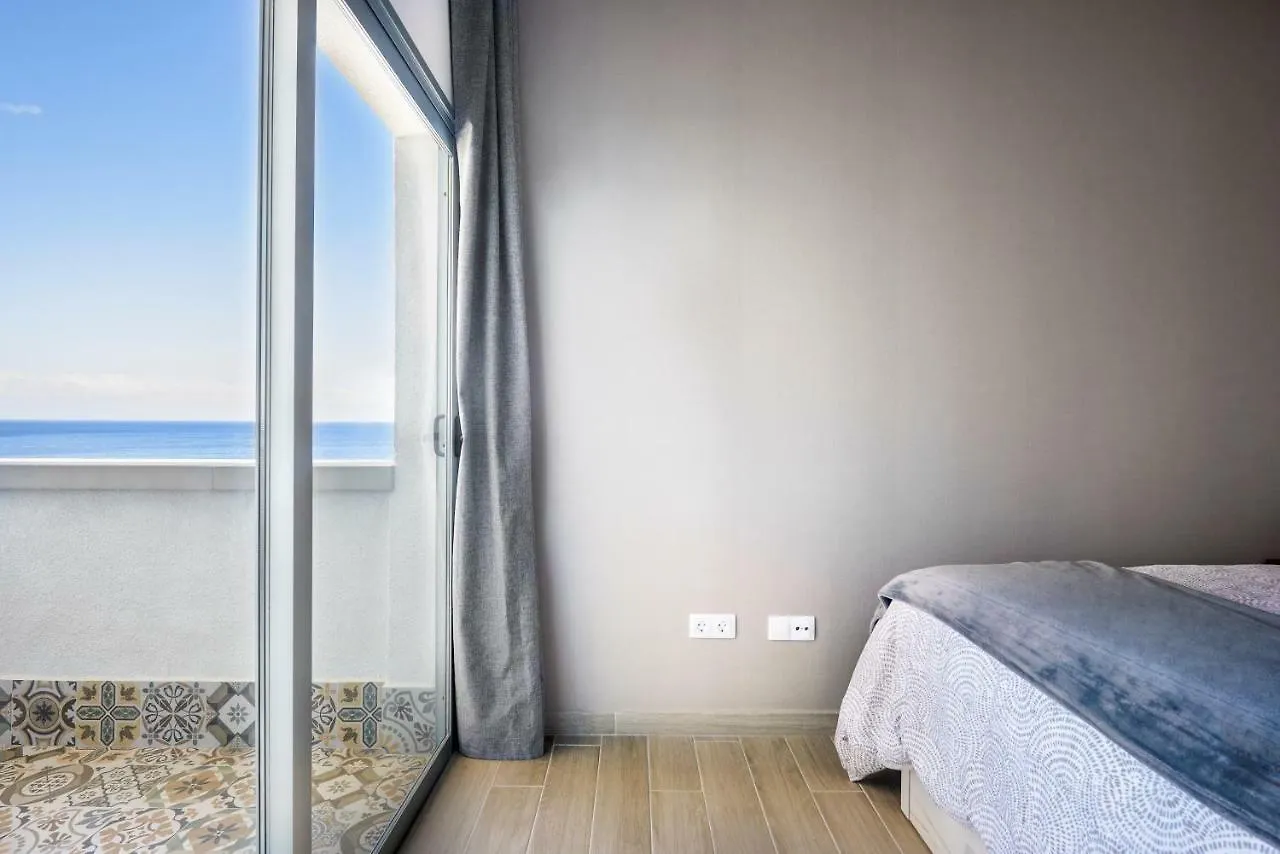 Heavenly Apartment On The Frontbeach