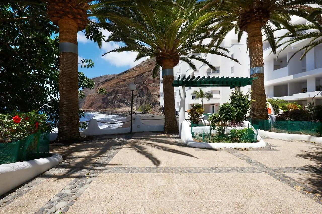 Heavenly Apartment On The Frontbeach